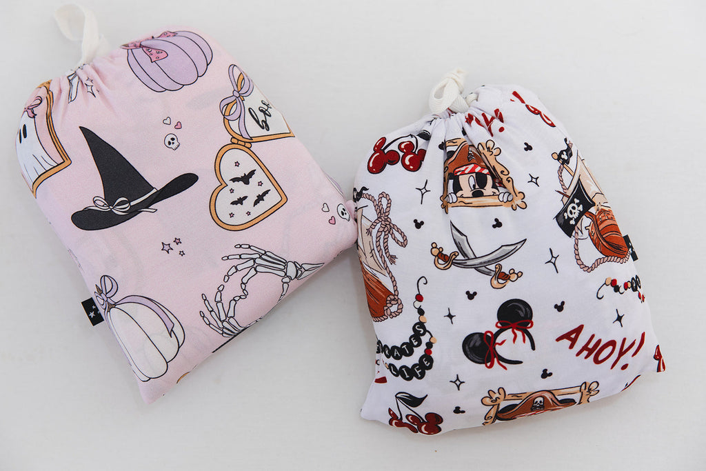 Bows & Boos - Lightweight Blanket